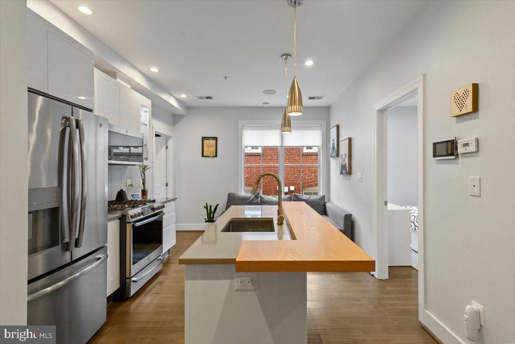 625 PARK ROAD NW Unit: 204