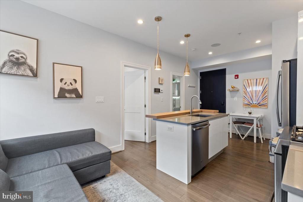 625 PARK ROAD NW Unit: 204