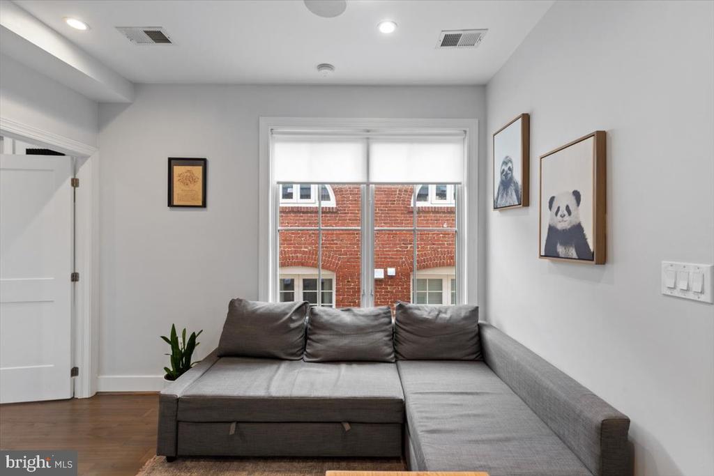 625 PARK ROAD NW Unit: 204
