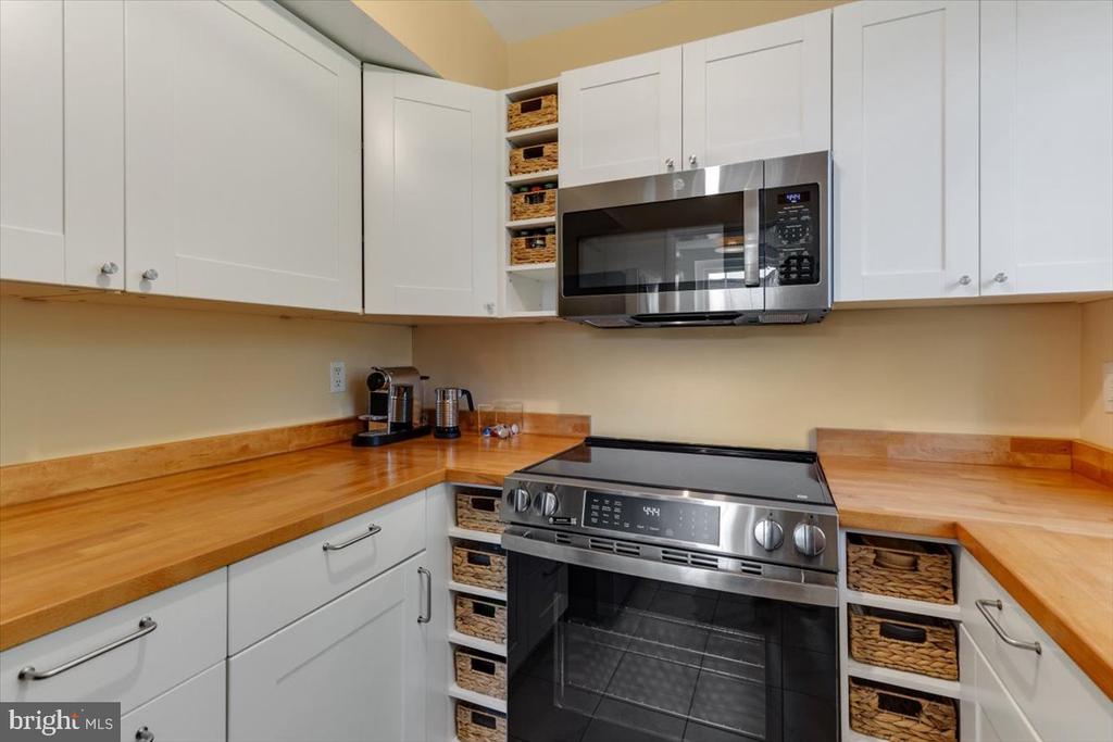 3711 39TH STREET NW Unit: C189