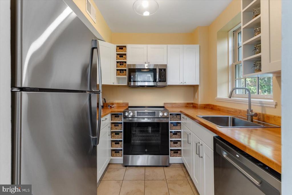 3711 39TH STREET NW Unit: C189