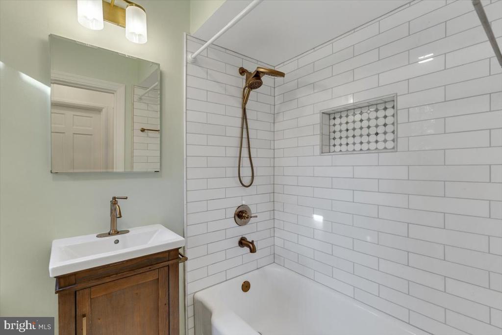 3711 39TH STREET NW Unit: C189