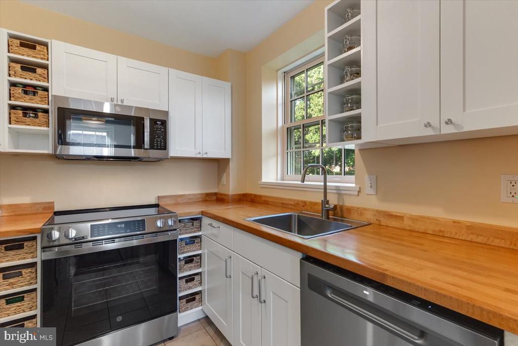 3711 39TH STREET NW Unit: C189