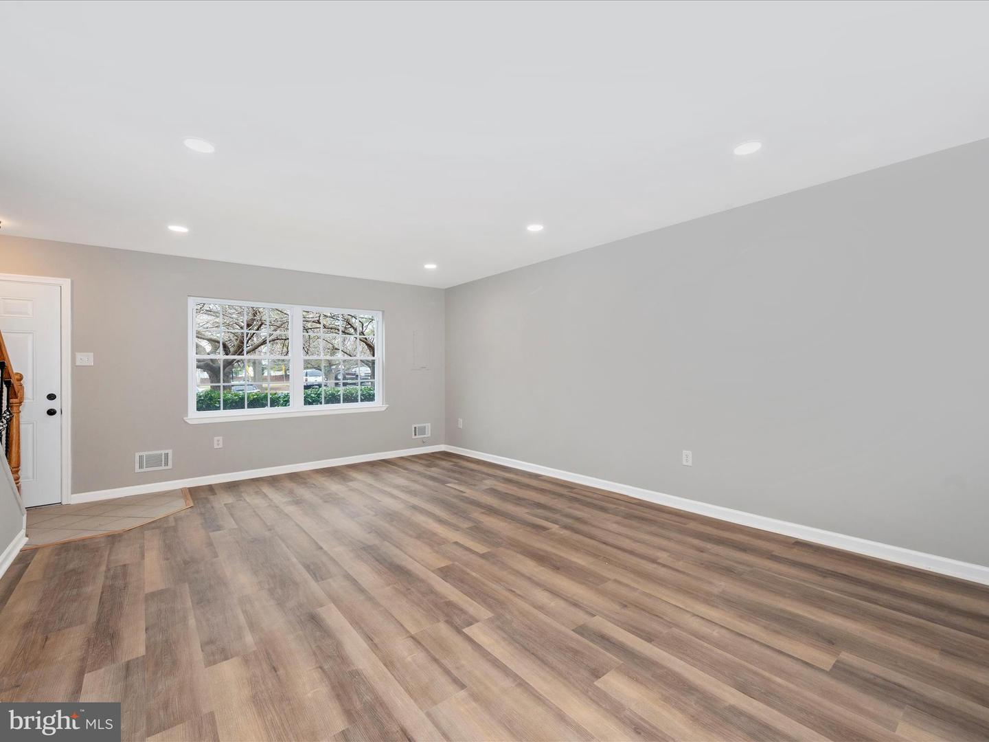 6854 Carnation Cir