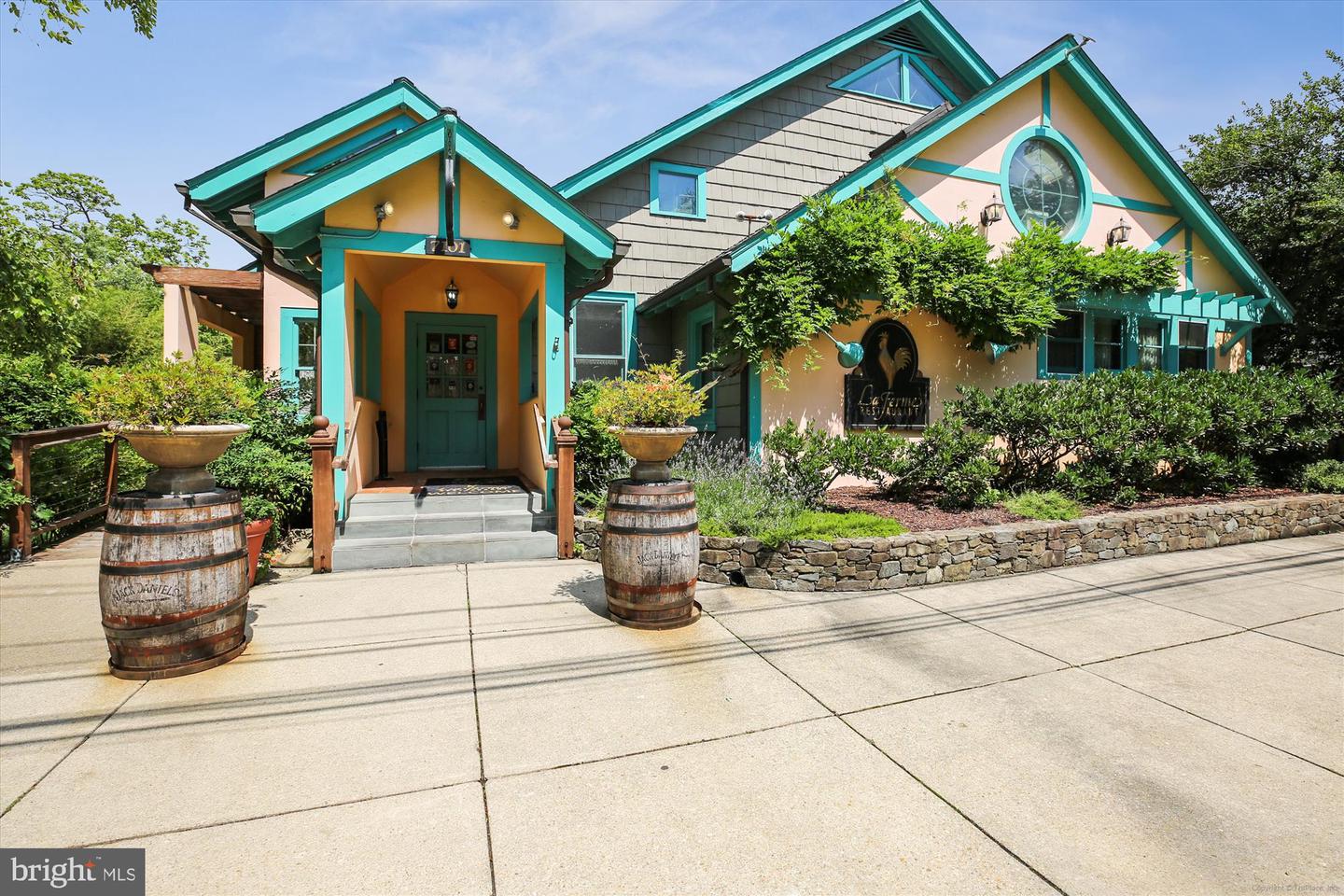 3908 MONTROSE DRIVEWAY