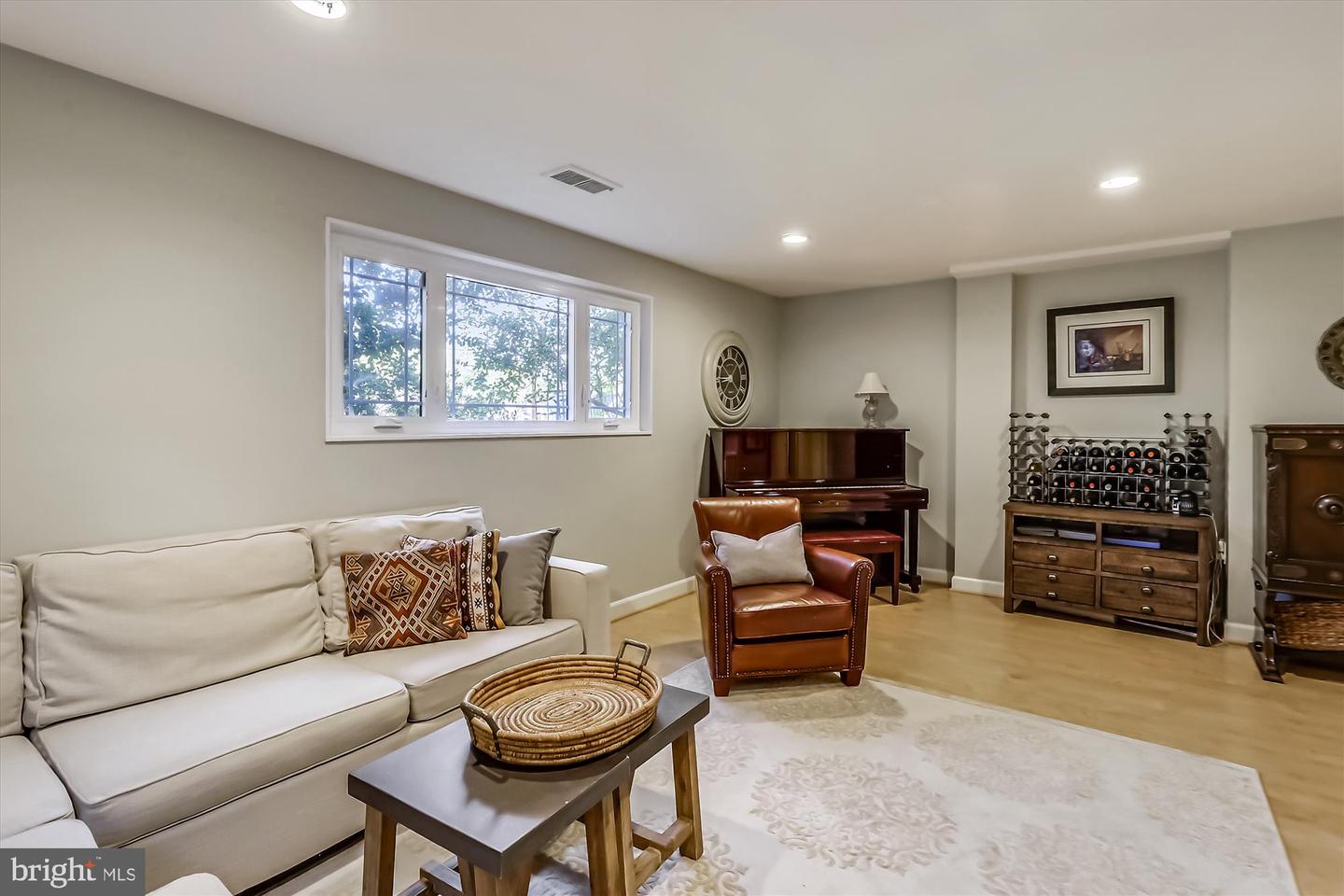 3908 MONTROSE DRIVEWAY