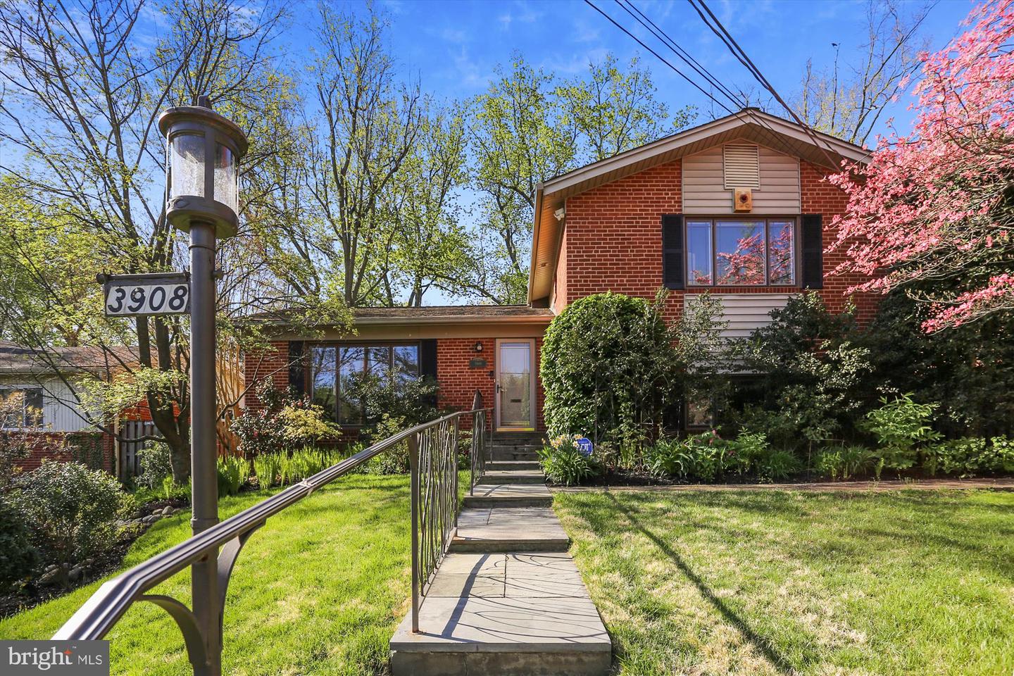 3908 MONTROSE DRIVEWAY