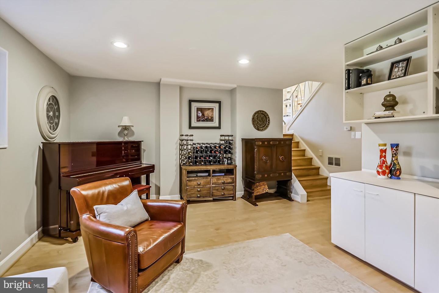 3908 MONTROSE DRIVEWAY
