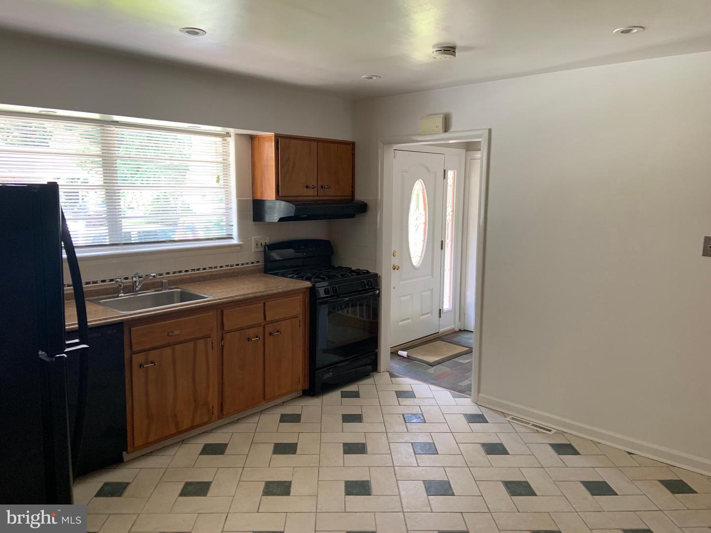 7515 GRANADA DRIVE