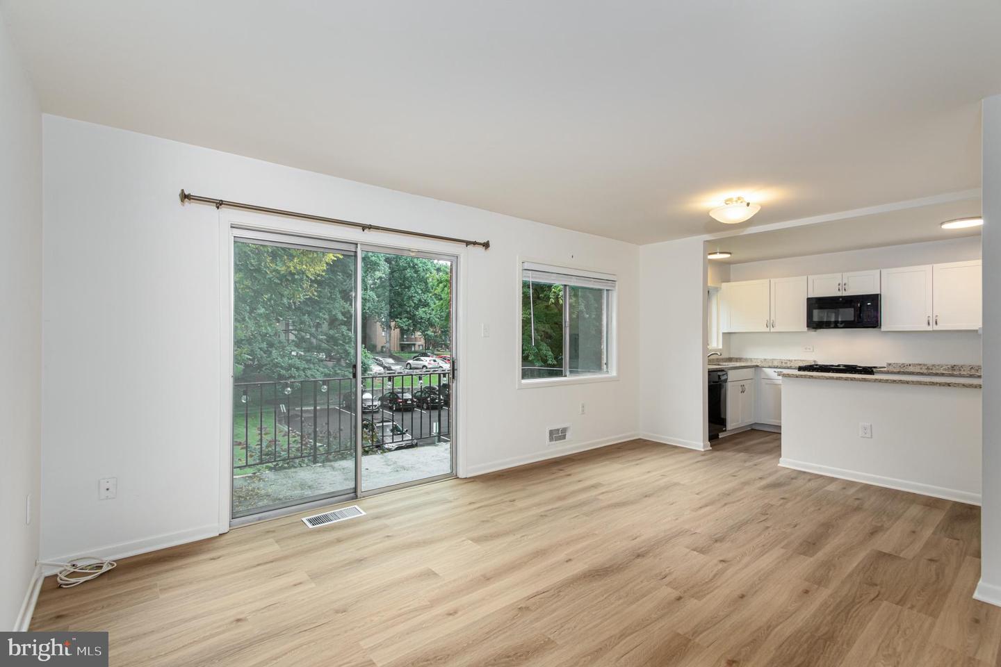 10670 WEYMOUTH STREET Unit: 204