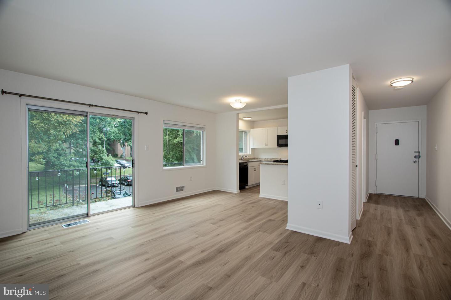 10670 WEYMOUTH STREET Unit: 204