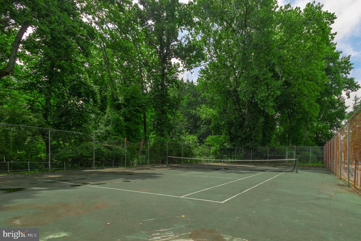 10670 WEYMOUTH STREET Unit: 204