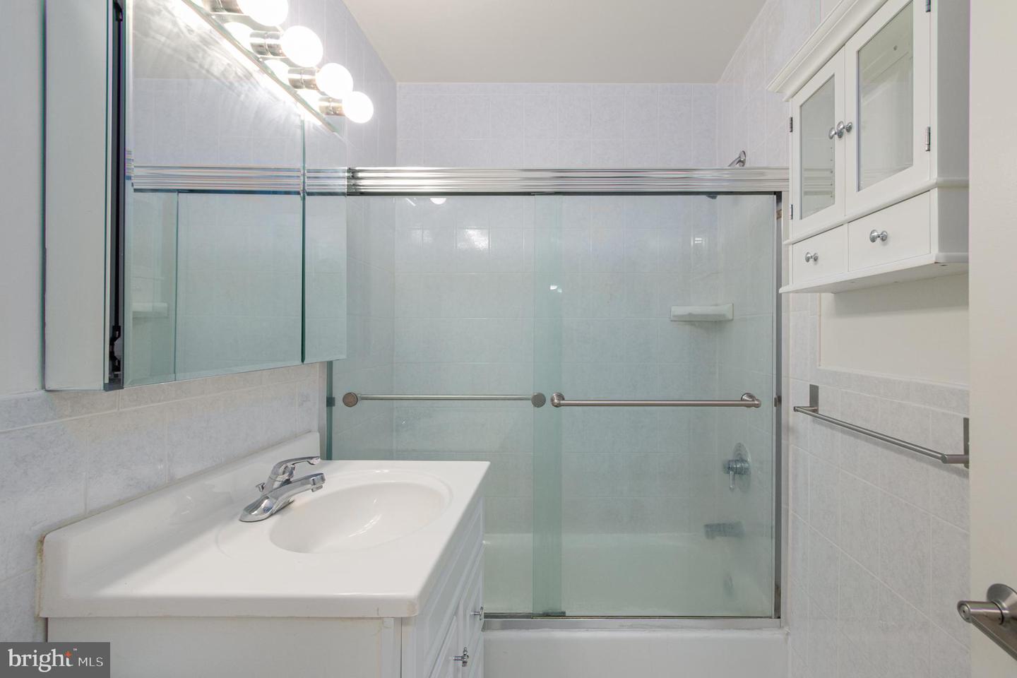 10670 WEYMOUTH STREET Unit: 204