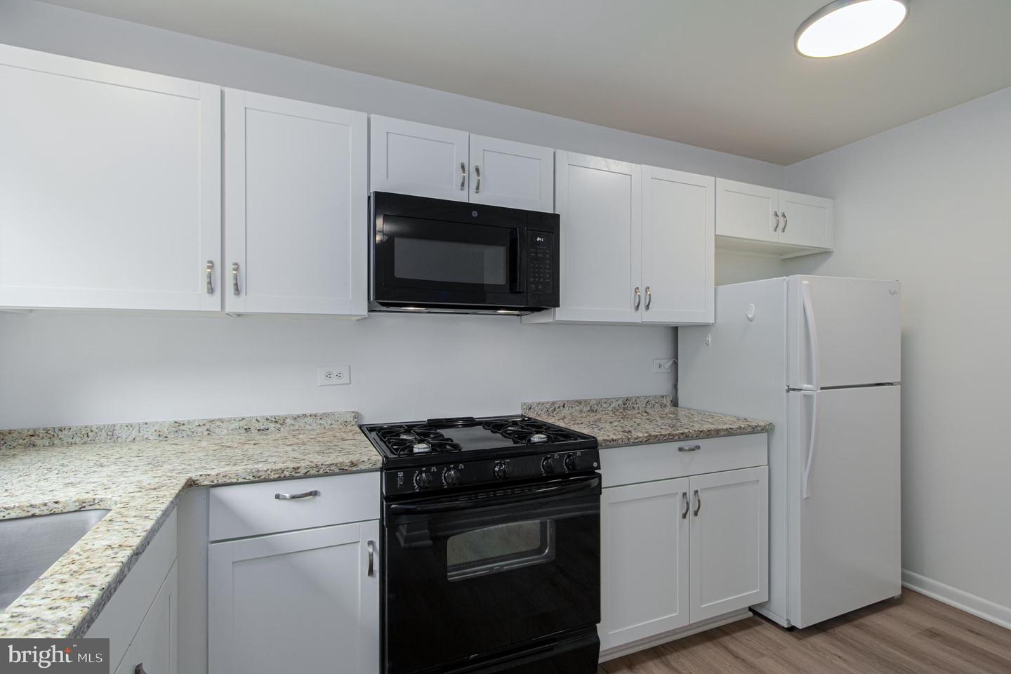 10670 WEYMOUTH STREET Unit: 204