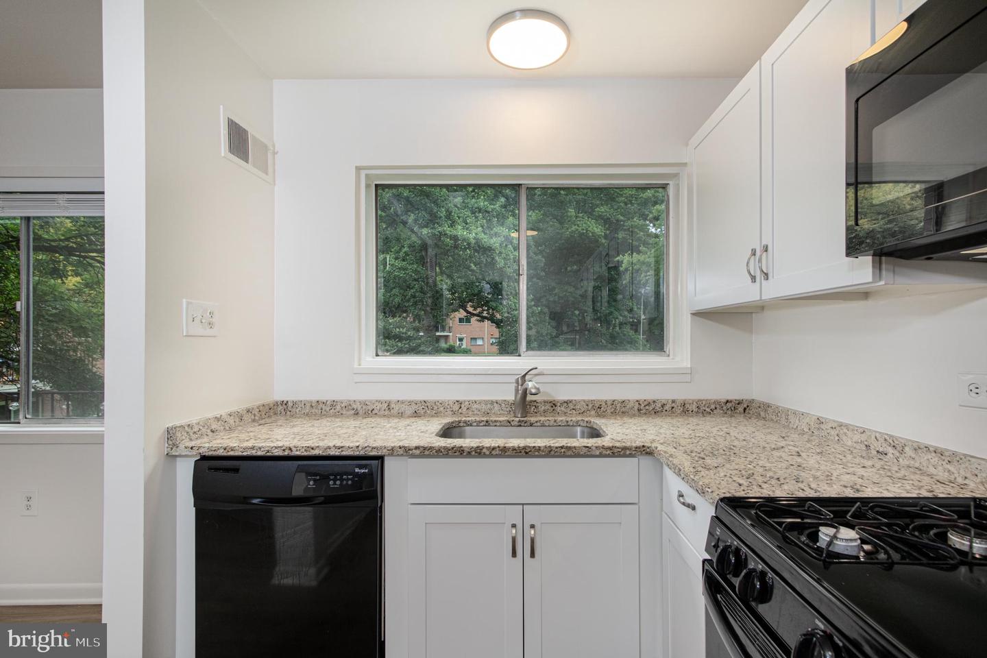 10670 WEYMOUTH STREET Unit: 204