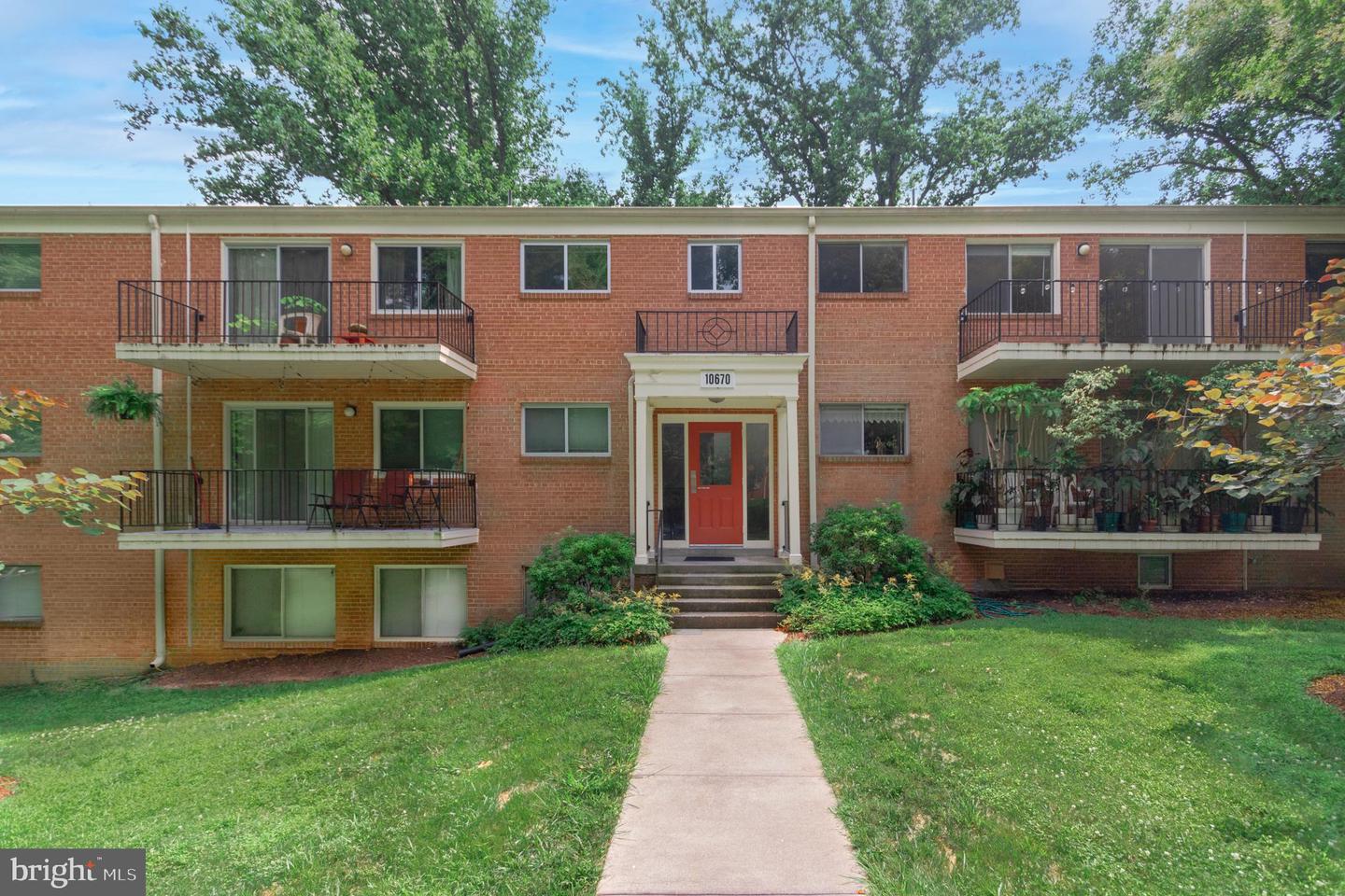 10670 WEYMOUTH STREET Unit: 204