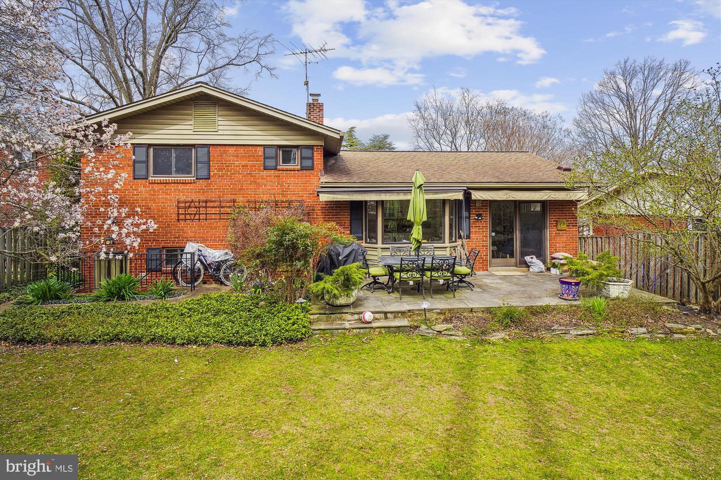 3809 MONTROSE DRIVEWAY