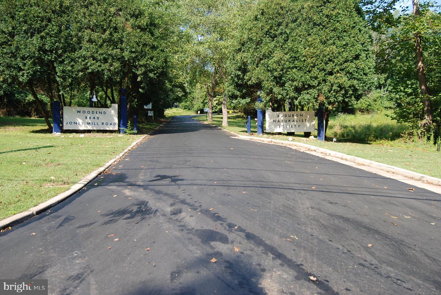 3809 MONTROSE DRIVEWAY
