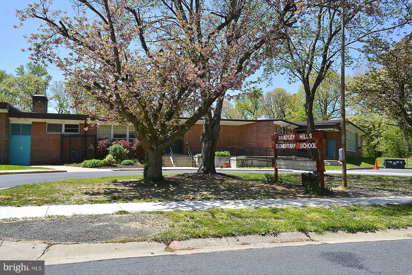 3809 MONTROSE DRIVEWAY