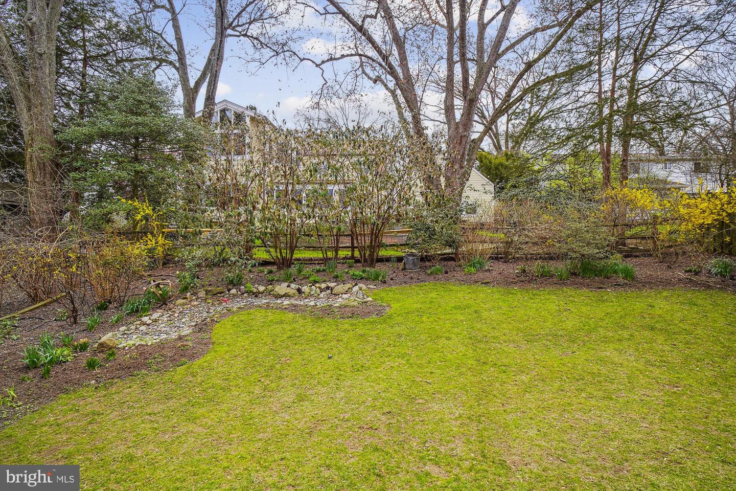 3809 MONTROSE DRIVEWAY