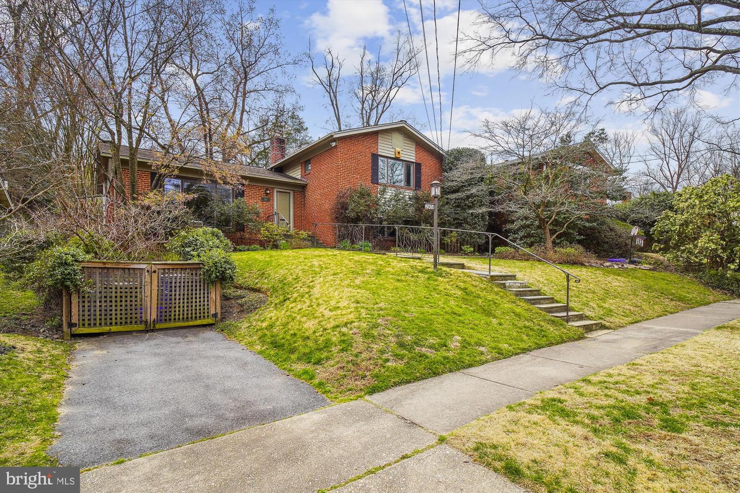 3809 MONTROSE DRIVEWAY