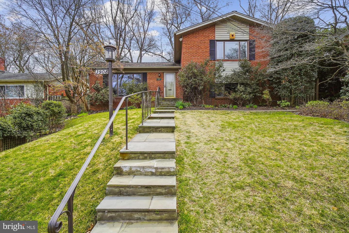 3809 MONTROSE DRIVEWAY