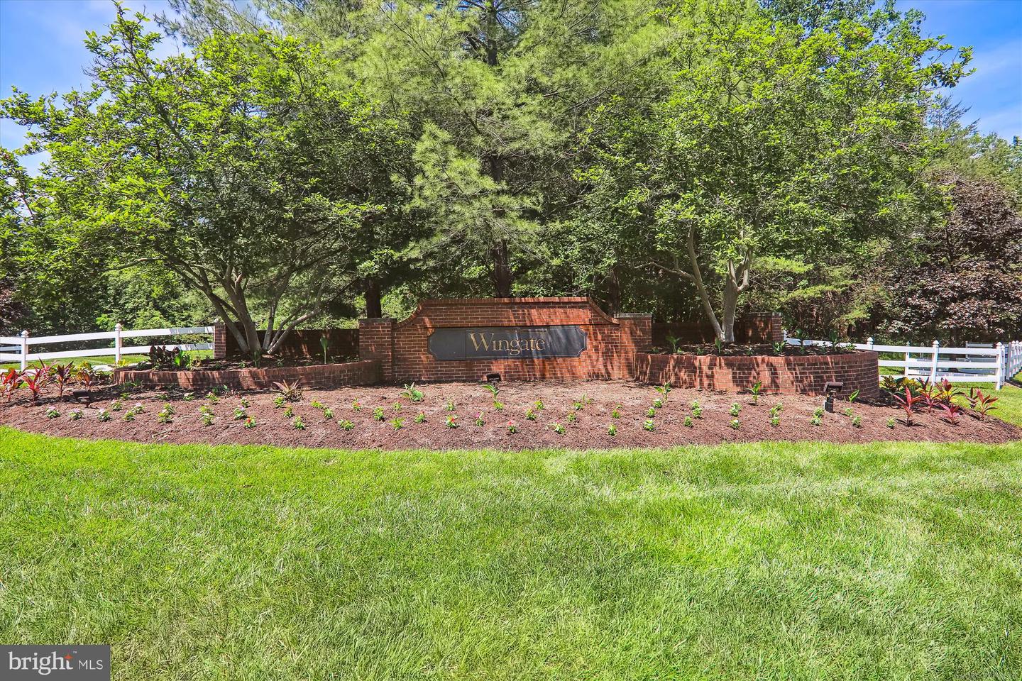 9319 Adelaide DRIVE