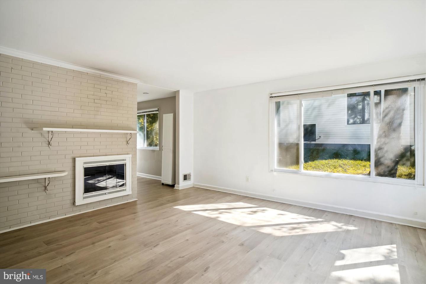 9319 Adelaide DRIVE