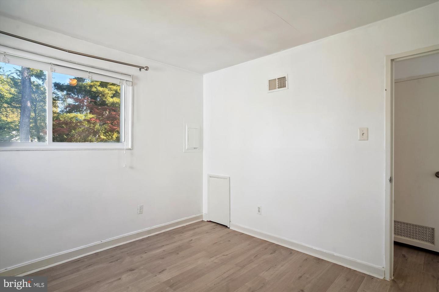 9319 Adelaide DRIVE