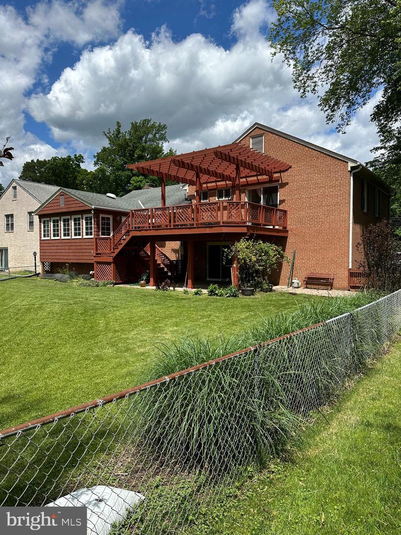 5618 Bradley Blvd