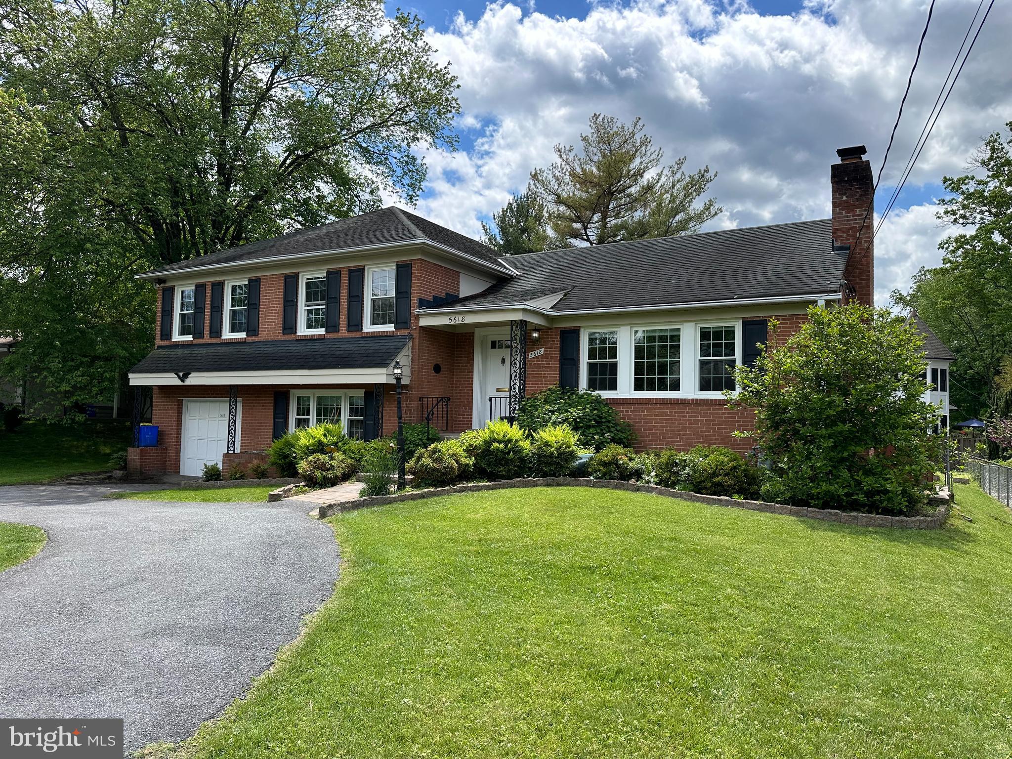 5618 Bradley Blvd