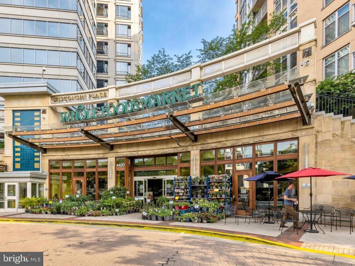 4515 WILLARD AVE #1217S