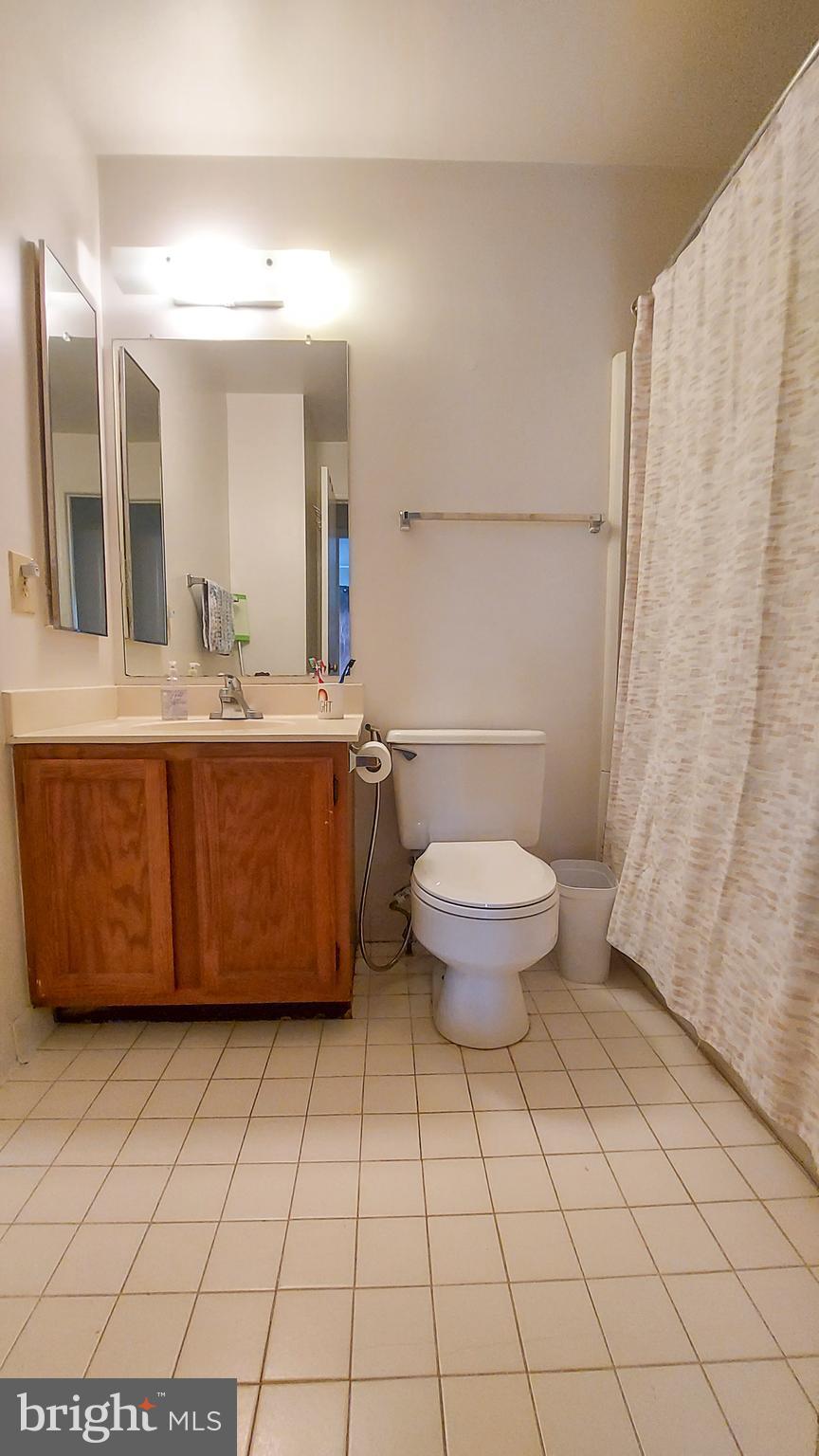 1951 HICKORY HILL LN