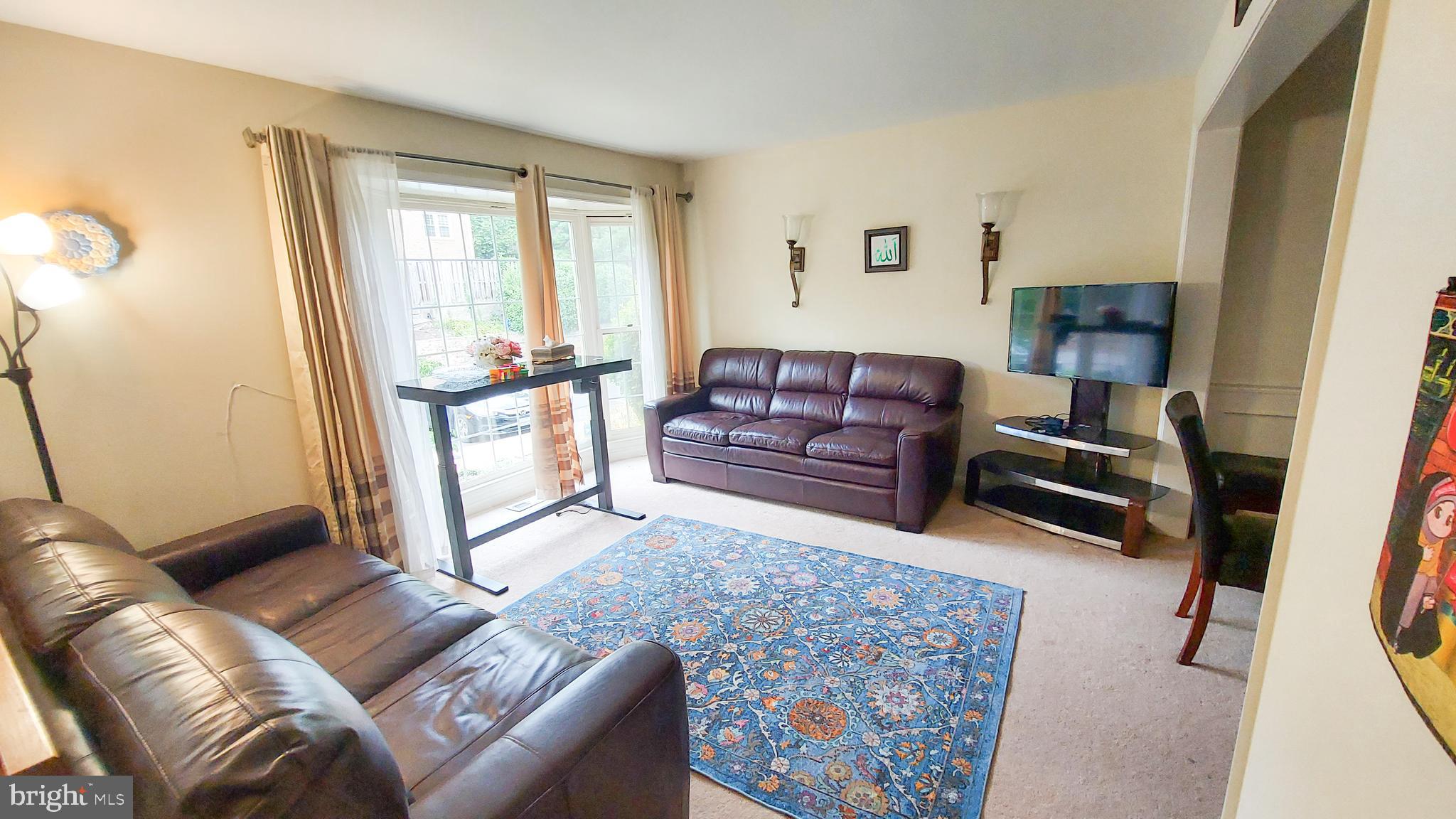 1951 HICKORY HILL LN