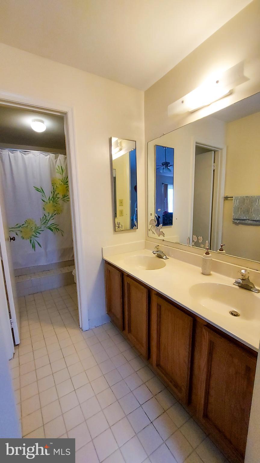 1951 HICKORY HILL LN