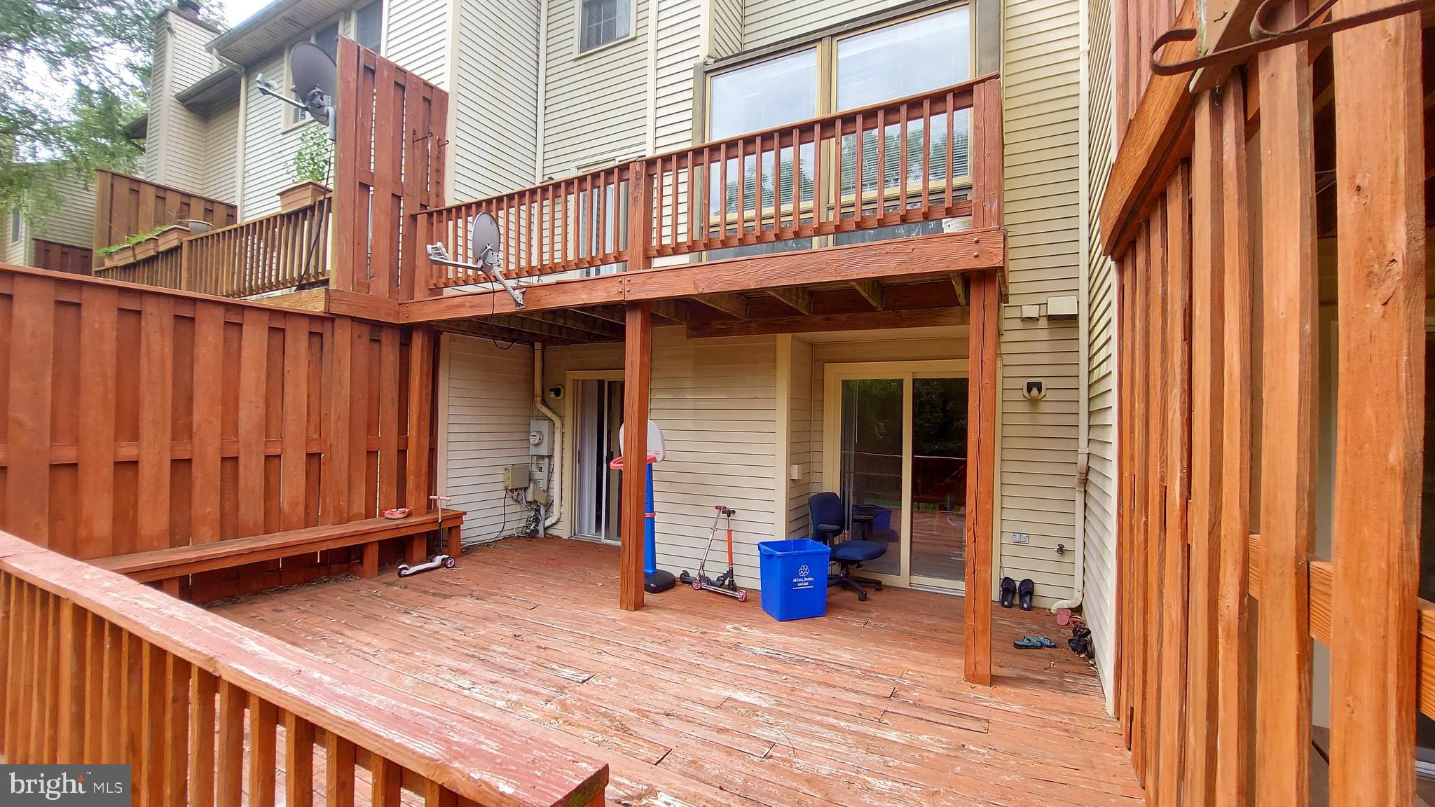 1951 HICKORY HILL LN