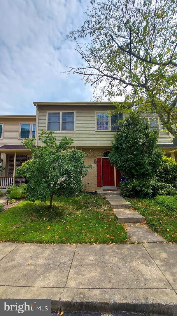 1951 HICKORY HILL LN