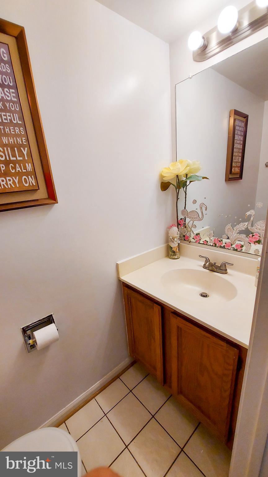 1951 HICKORY HILL LN