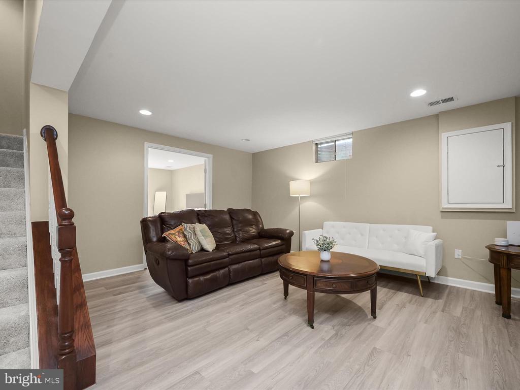 7704 ZULIMA CT