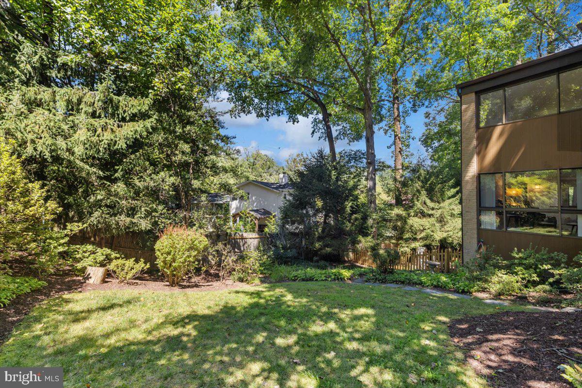 9411 FERNWOOD ROAD