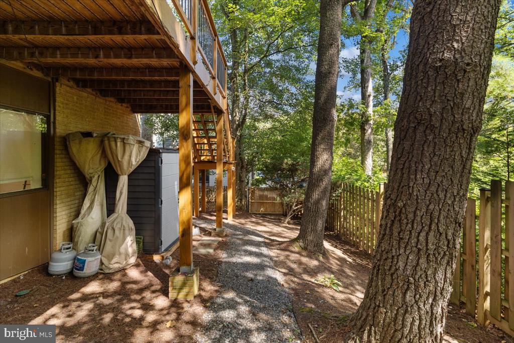 9411 FERNWOOD ROAD