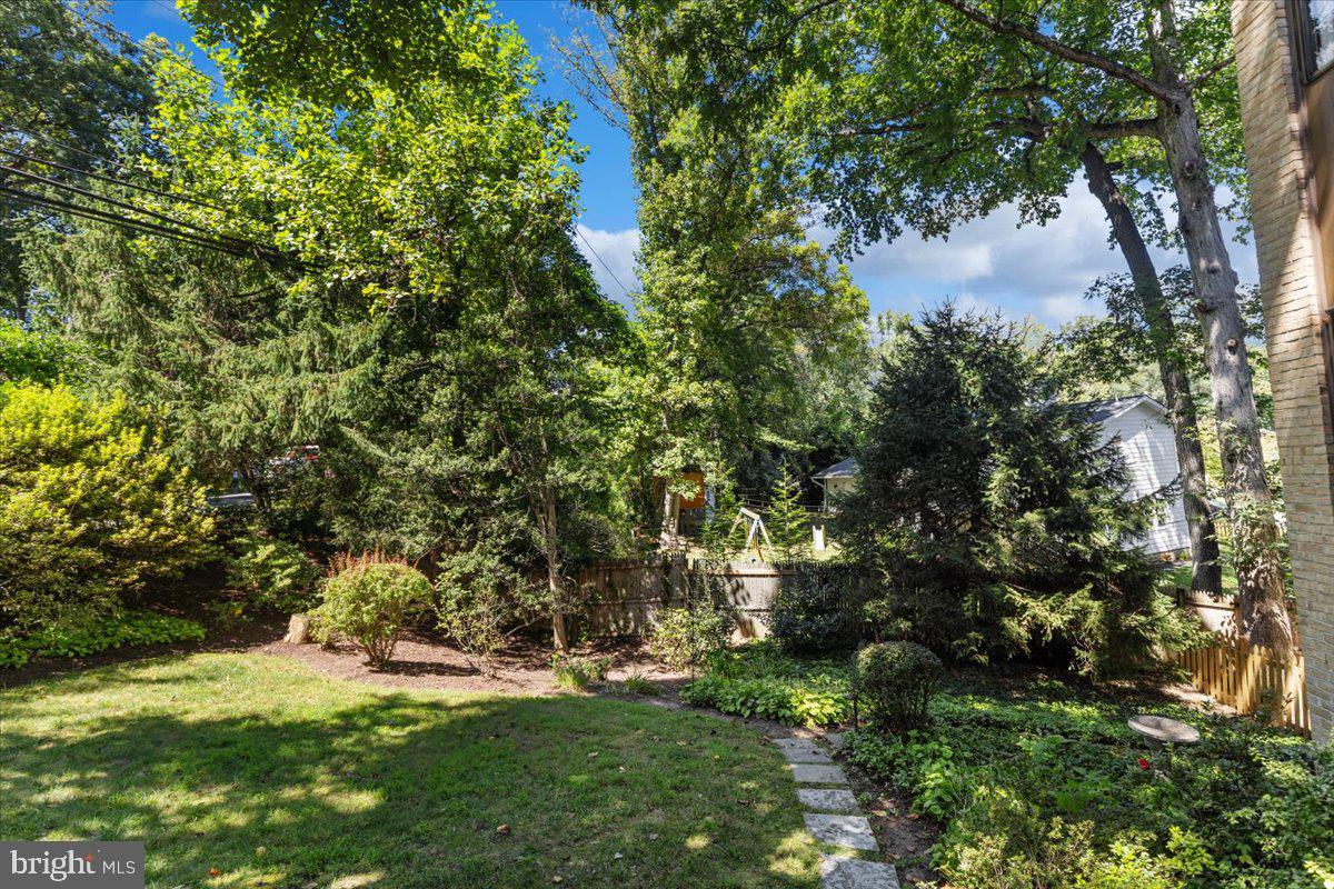 9411 FERNWOOD ROAD
