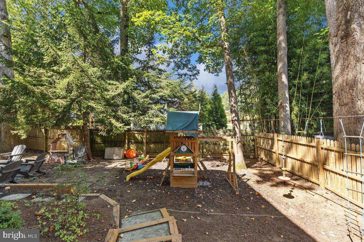 9411 FERNWOOD ROAD