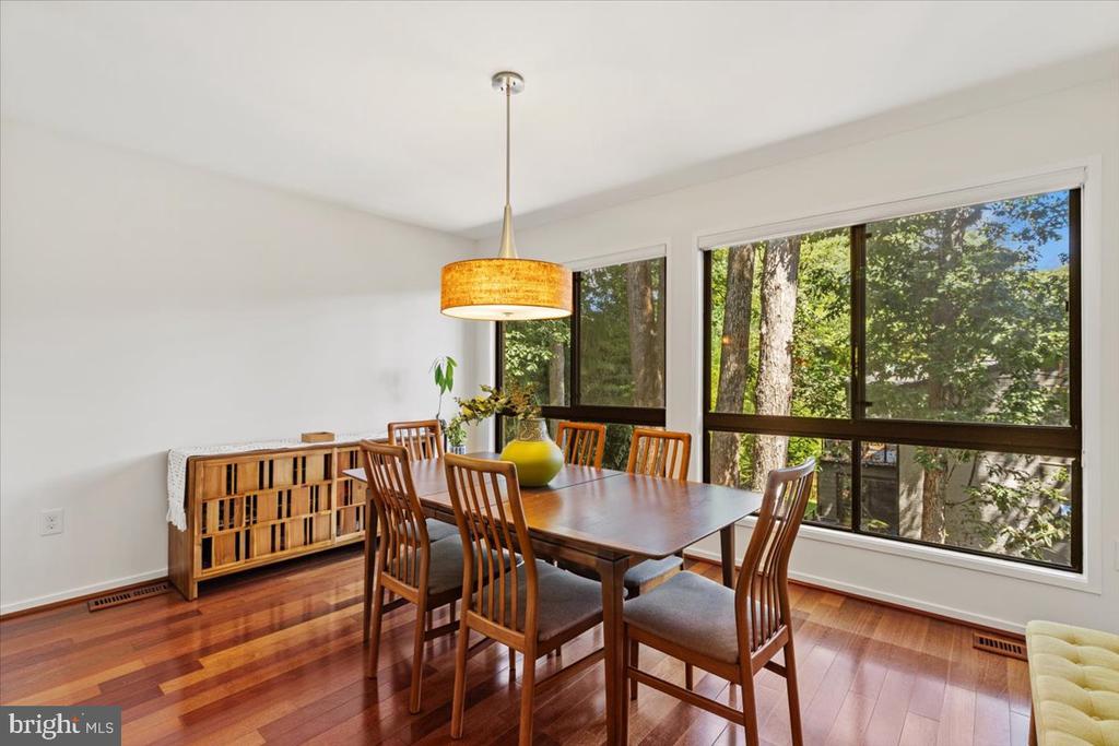 9411 FERNWOOD ROAD