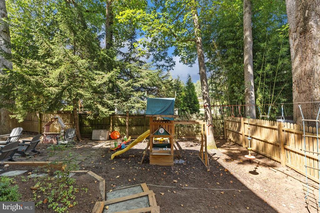 9411 FERNWOOD ROAD