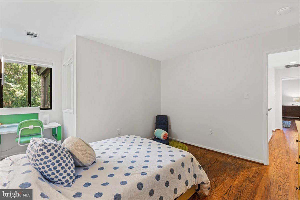 9411 FERNWOOD ROAD