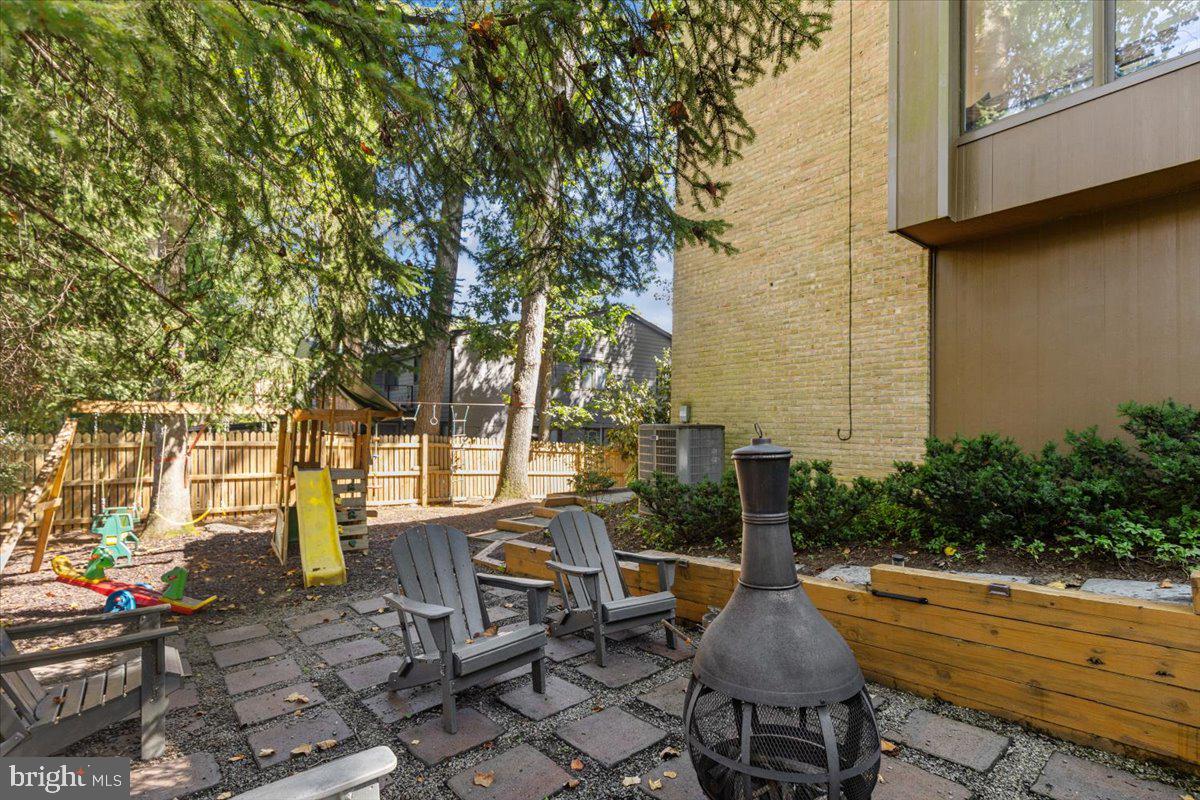 9411 FERNWOOD ROAD