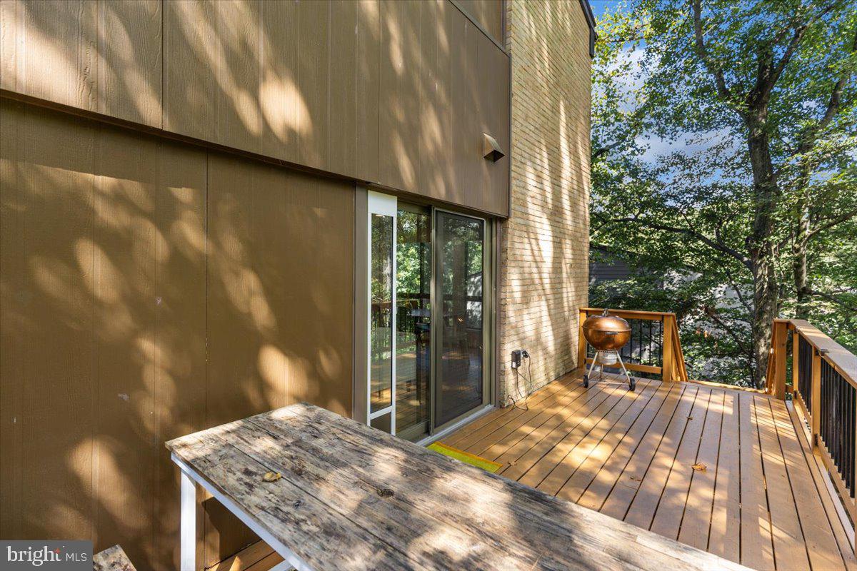 9411 FERNWOOD ROAD