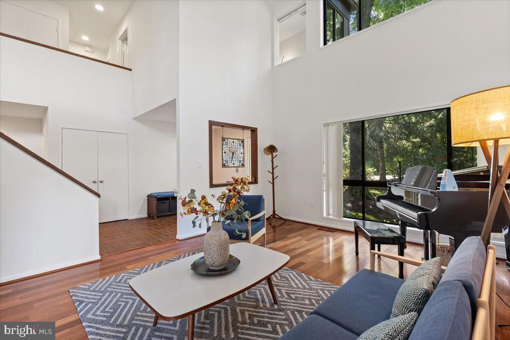 9411 FERNWOOD ROAD