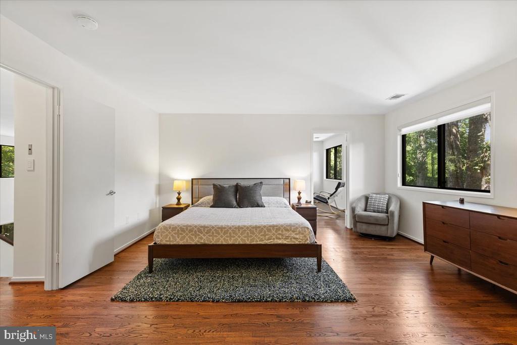 9411 FERNWOOD ROAD